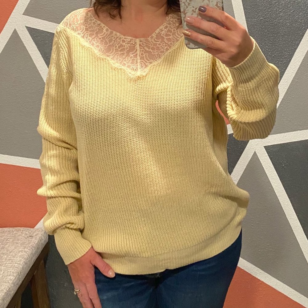 Women's lace collar ribbed sweater NWT